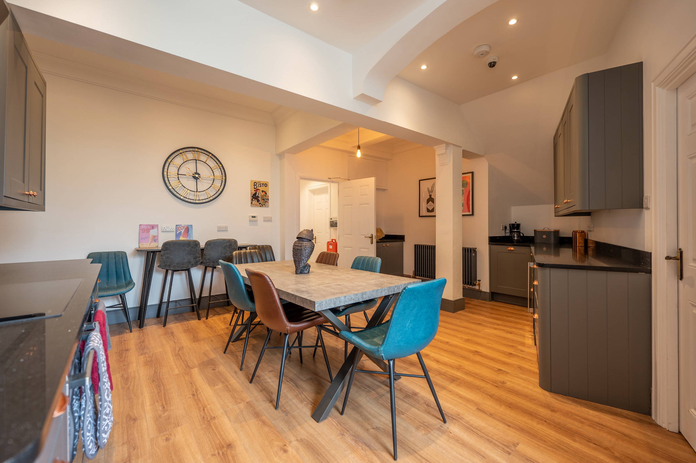 The Bank, High Street, WottonunderEdge Farrington’s Property services