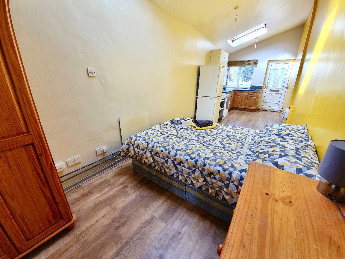 Annexe, St. Andrews Road, Avonmouth, Bristol Farrington’s Property